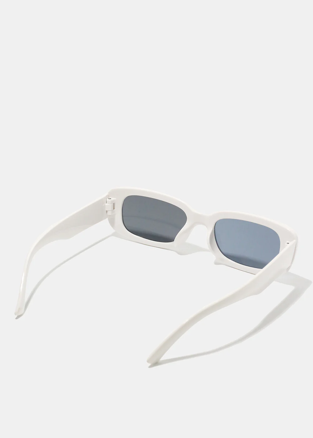 A+ White Retro Rectangle Sunglasses - Image 3