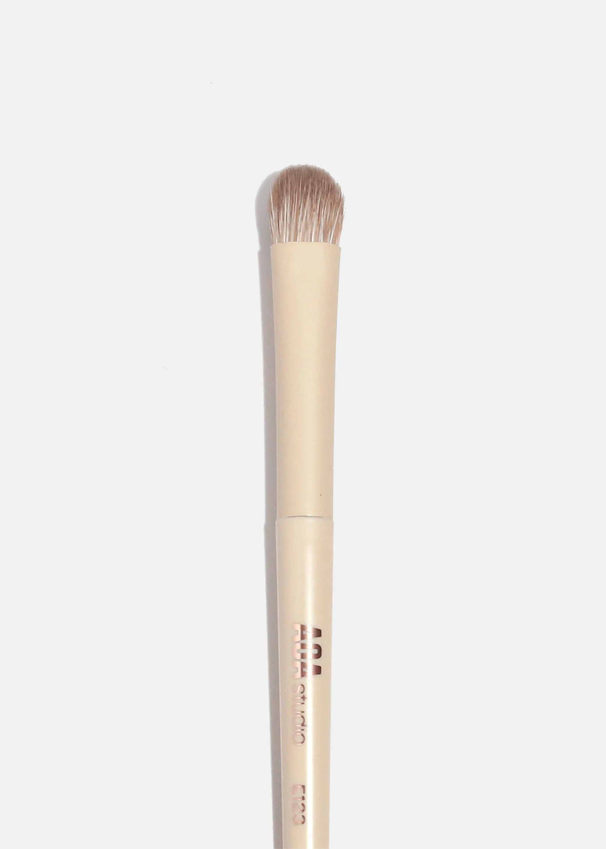 AOA Hero Single Brush – E123 Eyeliner Blending Brush - Image 2