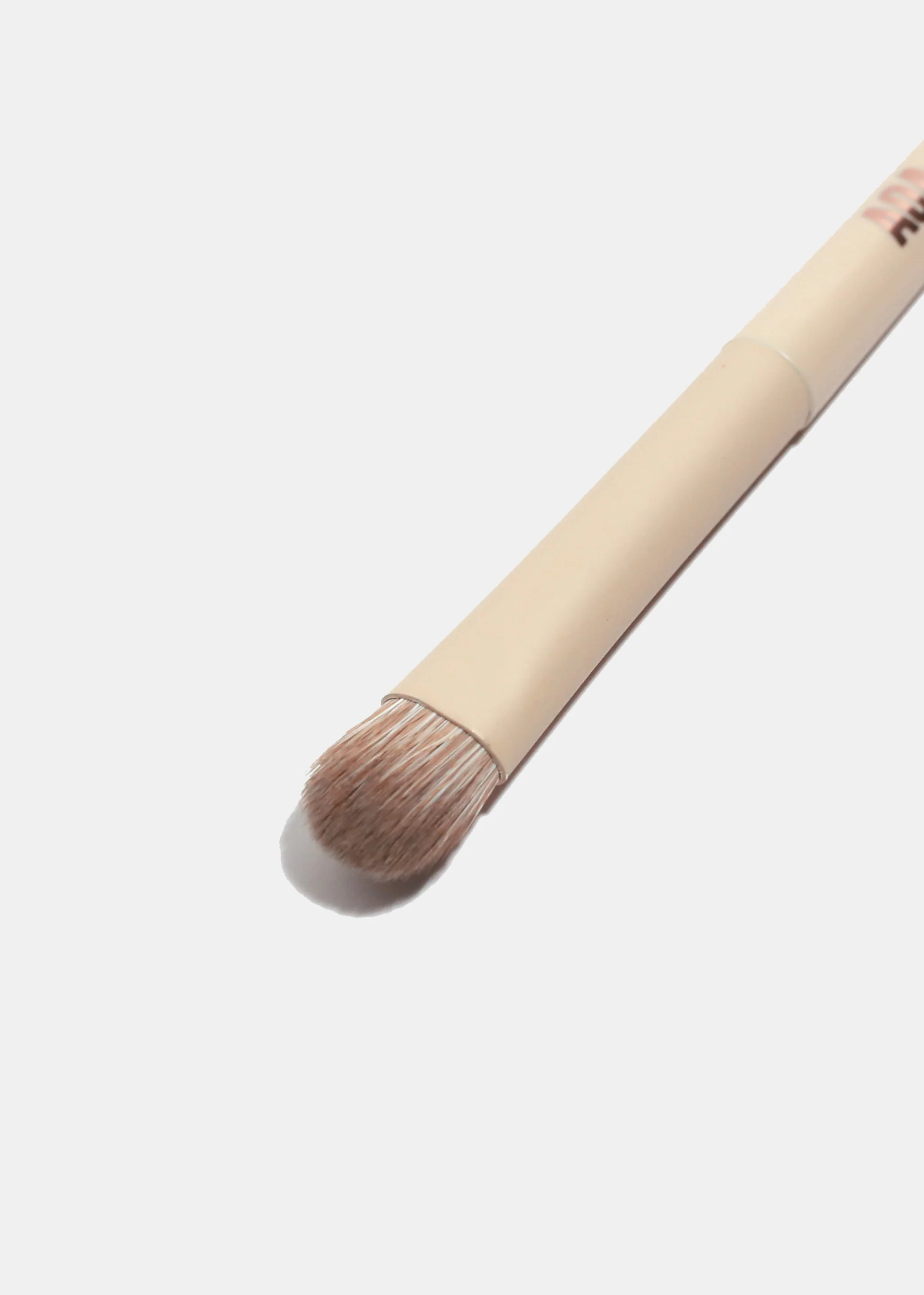 AOA Hero Single Brush – E123 Eyeliner Blending Brush - Image 3