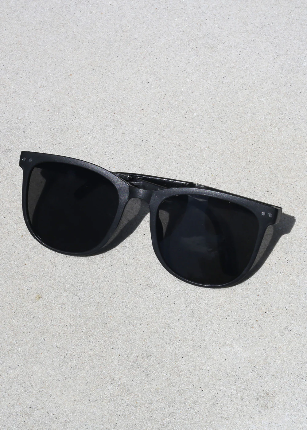 Chic Black Foldable Shades