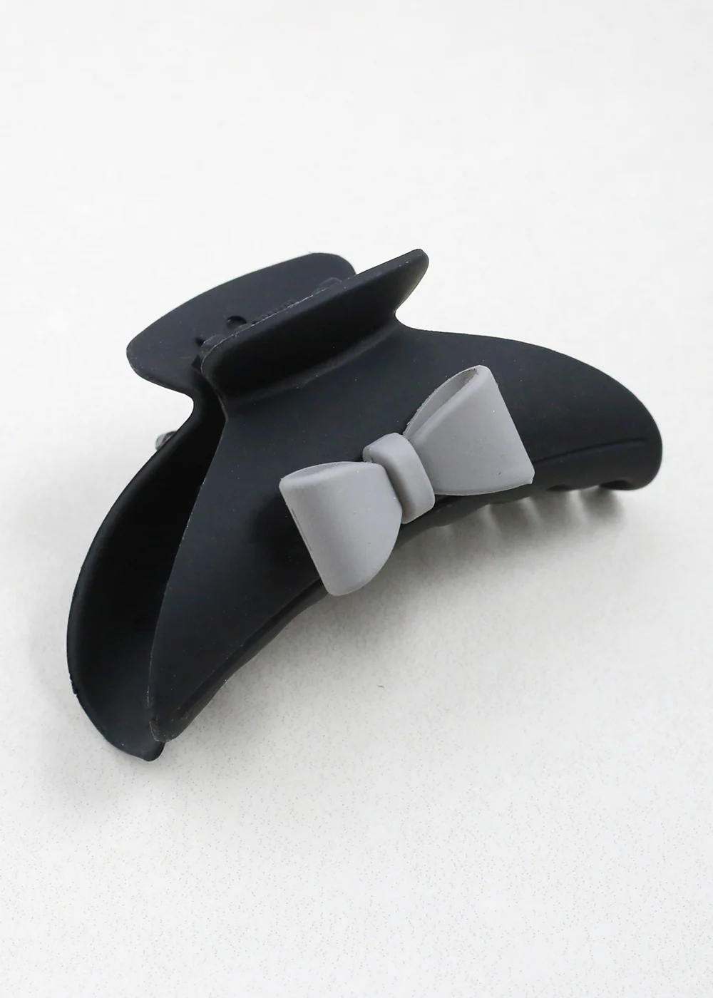 Claw Clip with Bow - Image 2