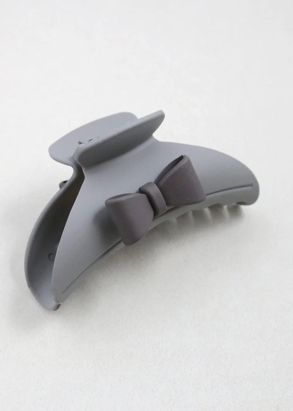 Claw Clip with Bow - Image 4