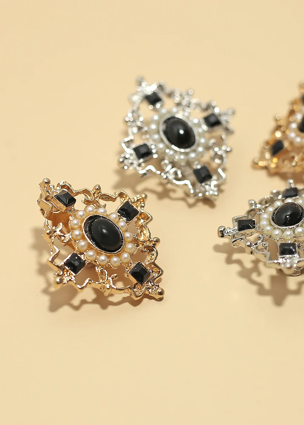 "Midnight Pearl" Clip Earrings - Image 4