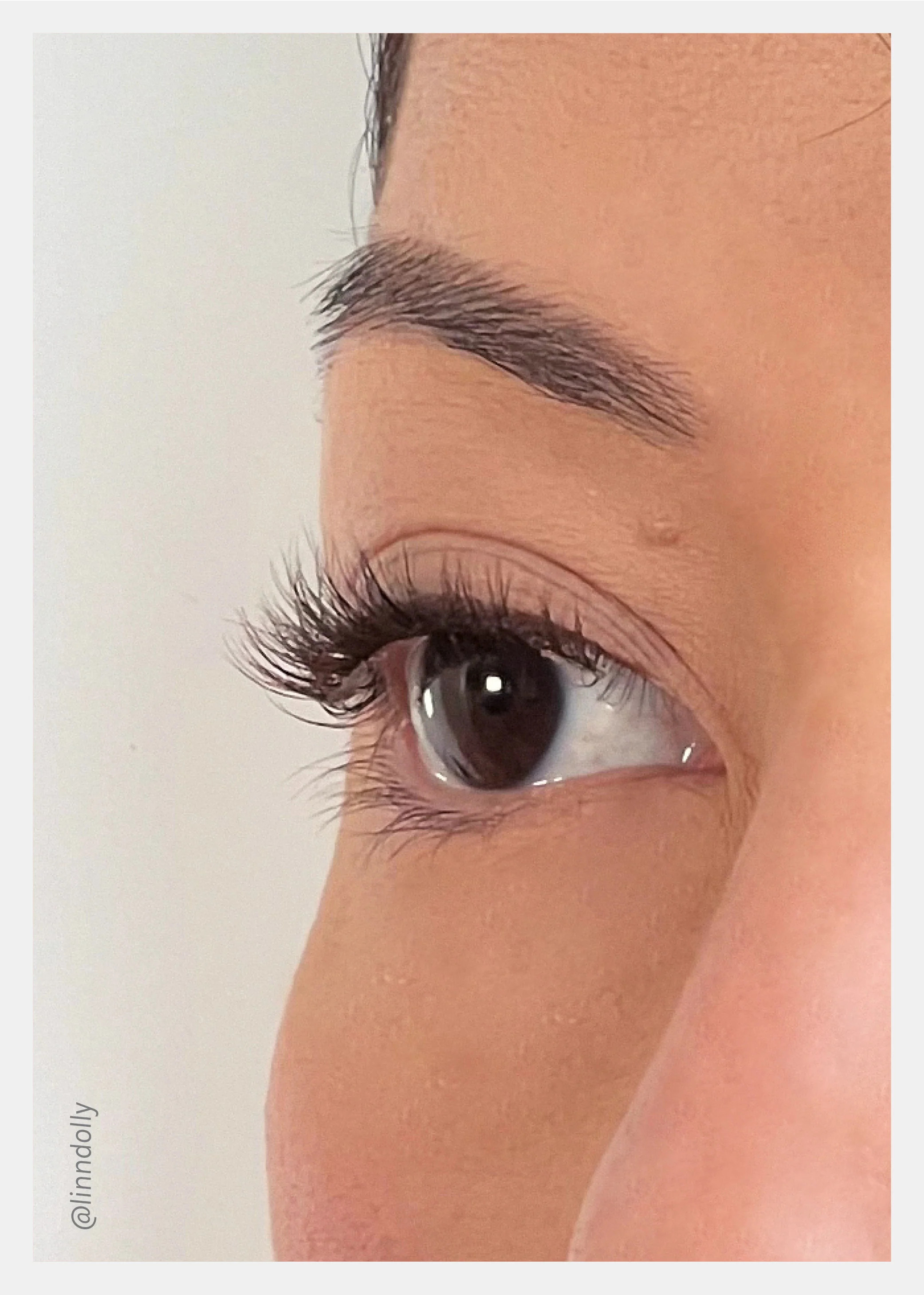 Nearly Naked Lashes – Effortless - Image 3