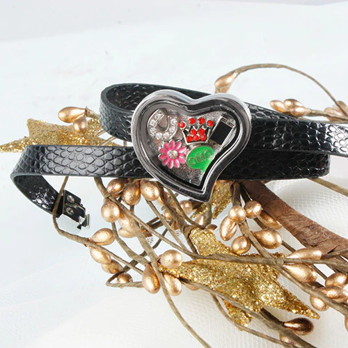 "OMG" Locket Charm - Image 5