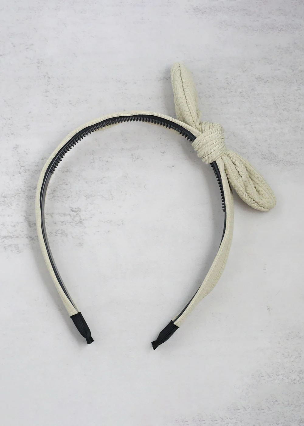 Textured Fabric Knotted Bow Headband - Image 3